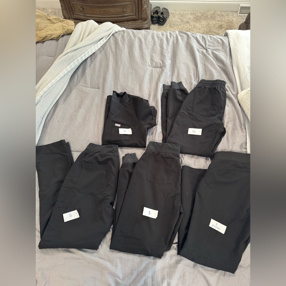 Women’s scrubs - used like new - Picture 5 of 13
